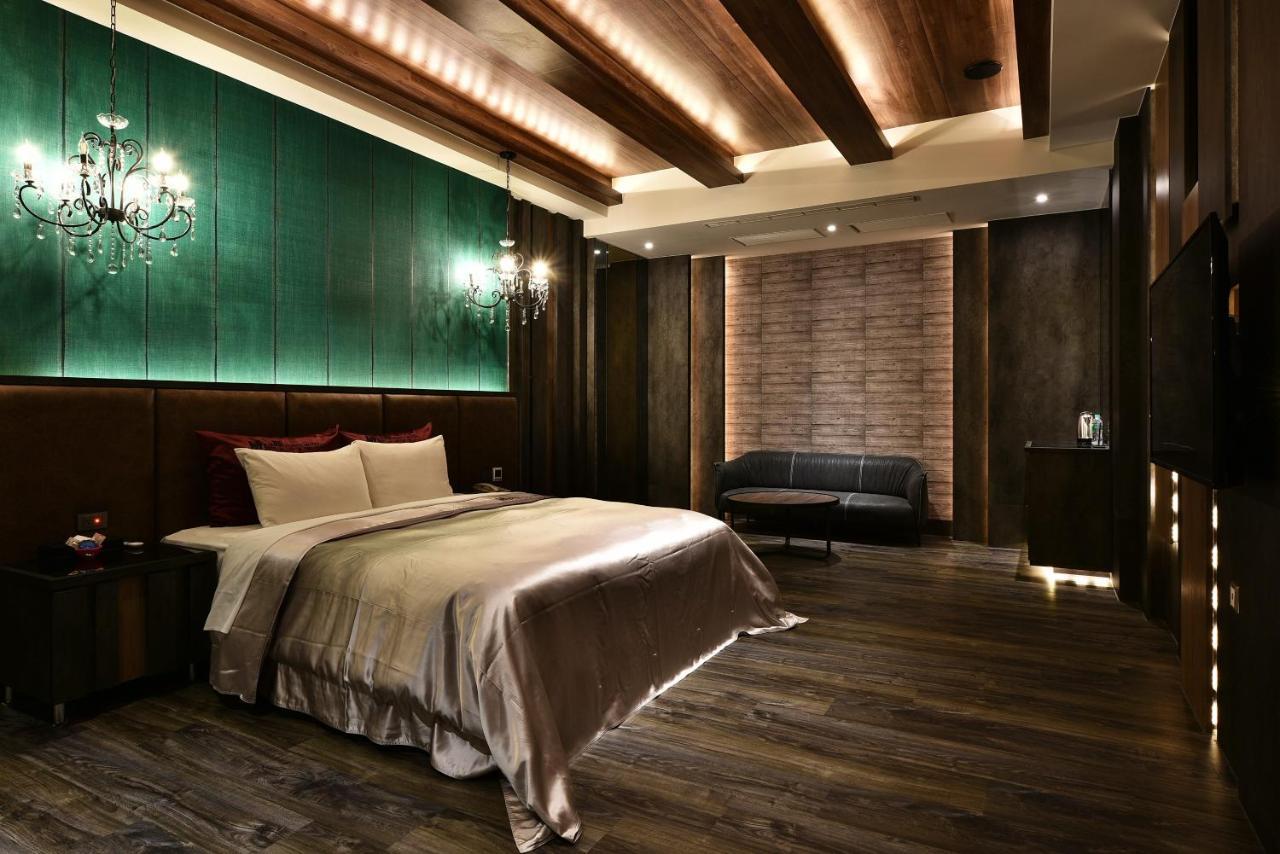 Venice Motel Taichung Eksteriør bilde