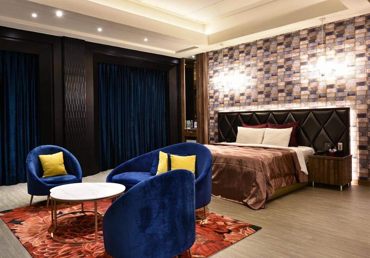 Venice Motel Taichung Eksteriør bilde