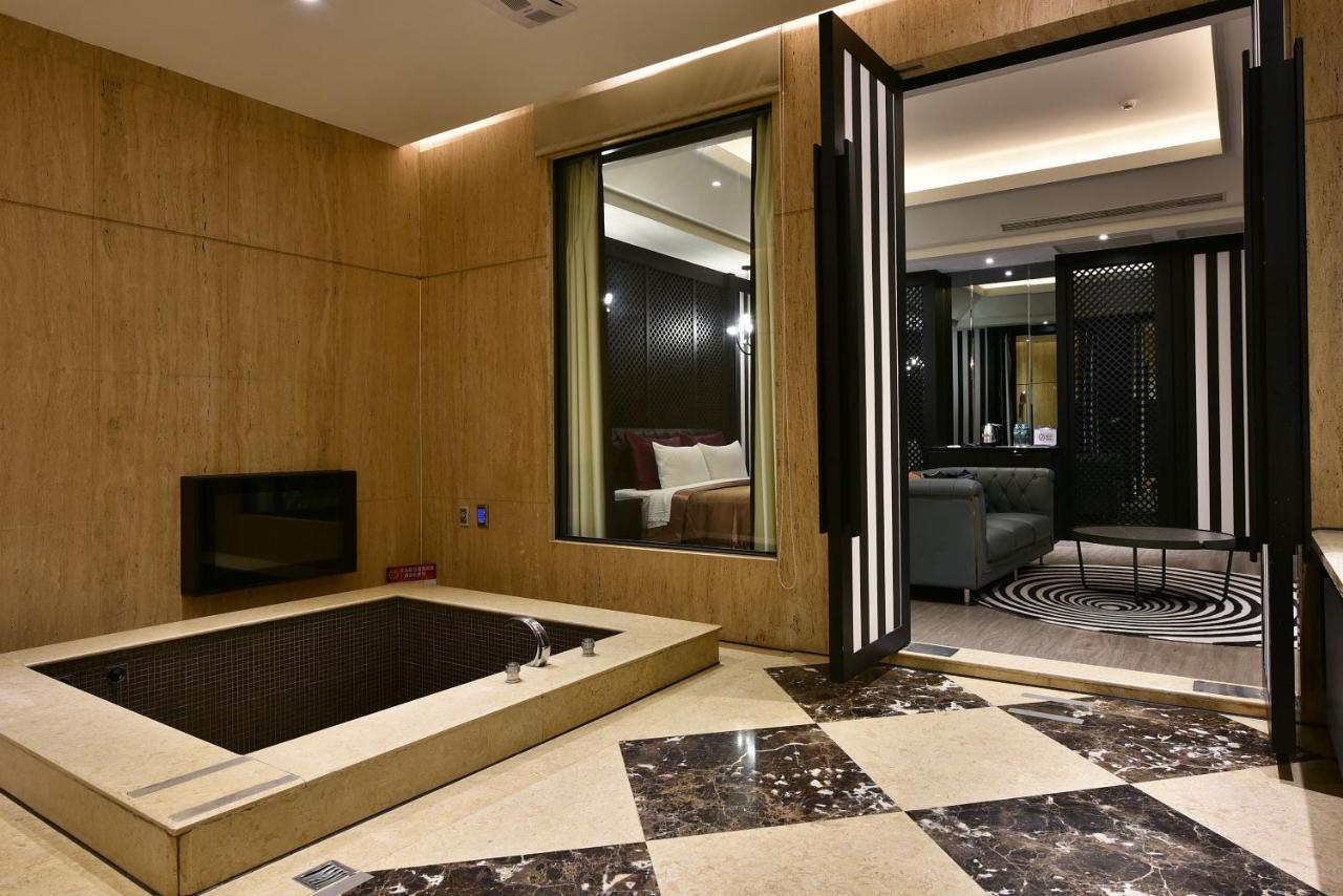 Venice Motel Taichung Eksteriør bilde