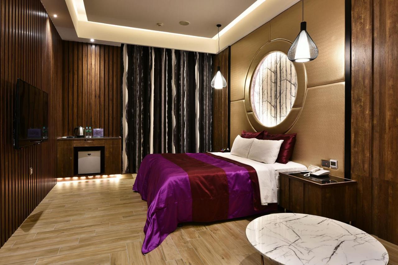 Venice Motel Taichung Eksteriør bilde