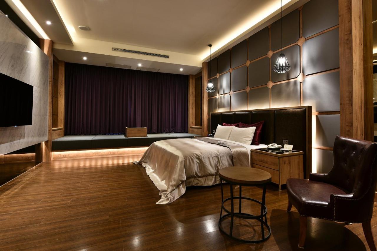 Venice Motel Taichung Eksteriør bilde