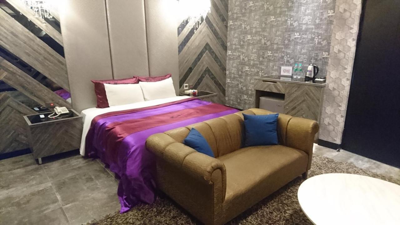 Venice Motel Taichung Eksteriør bilde