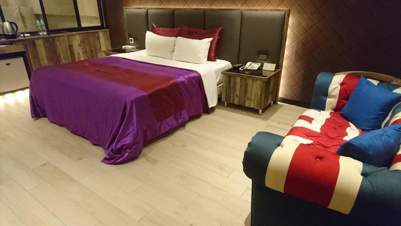 Venice Motel Taichung Eksteriør bilde
